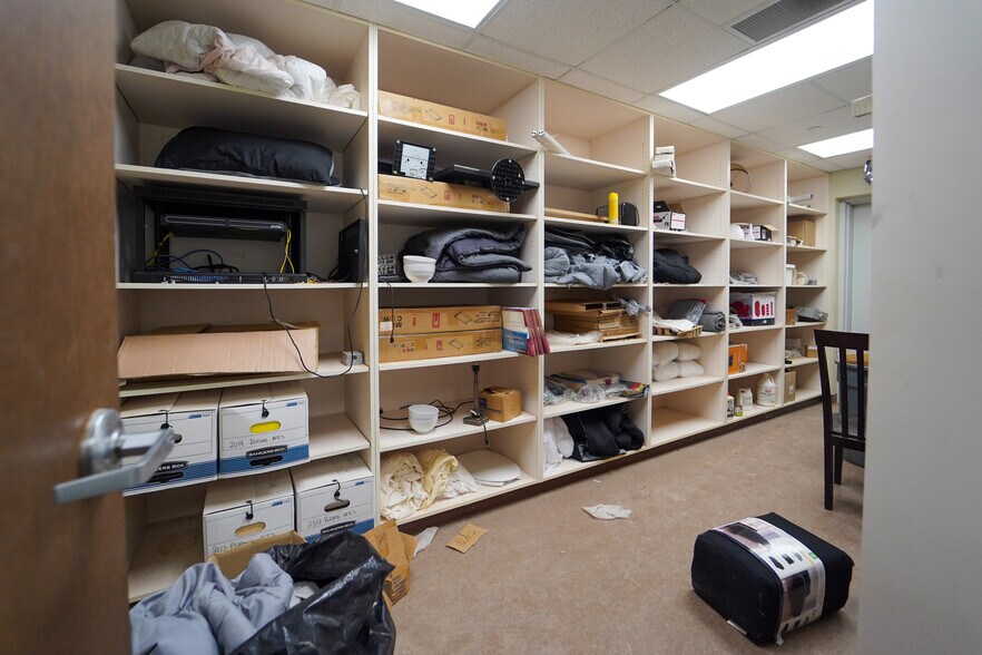 More Photos Of 8609 Lone Tree Rd, Victoria Industrial For Sale