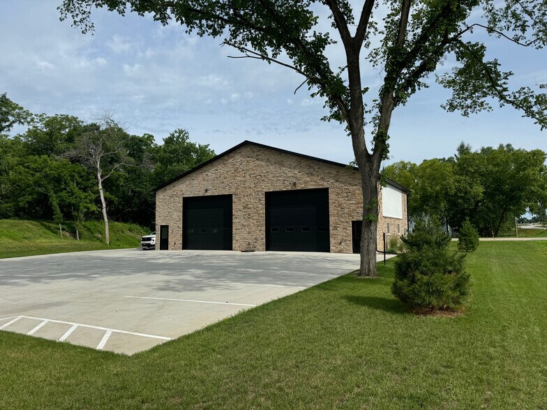 More Photos Of 540 N 3rd St, Polk City Warehouse For Sale