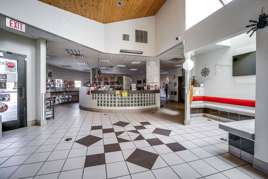 More Photos Of 1855 E Warm Springs Rd, Las Vegas Veterinarian Kennel For Sale