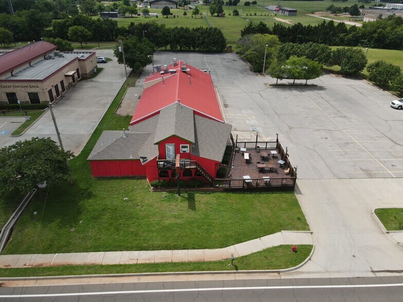 More Photos Of 2130 Alameda St, Norman Restaurant For Sale
