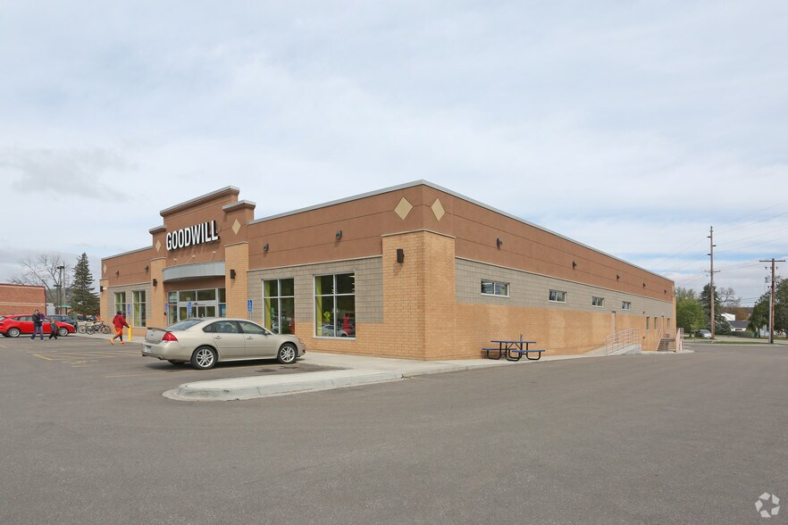 More Photos Of 1450 Gilmore Ave, Winona Freestanding For Sale