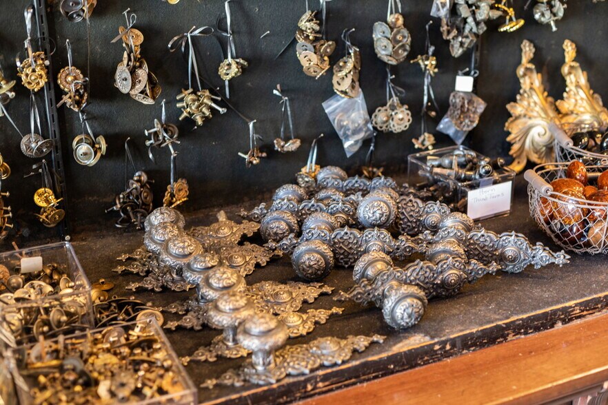 More Photos Of 1901 W Alabama St, Houston Freestanding For Sale