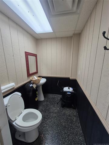 More Photos Of 401 S Chouteau Ave, Chouteau Convenience Store For Sale