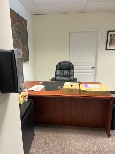 More Photos Of 7500 Brooktree Rd, Wexford Medical For Lease