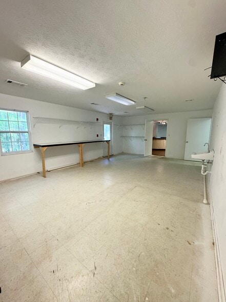 More Photos Of 245 W Bonacre Rd, Cataula Religious Facility For Sale