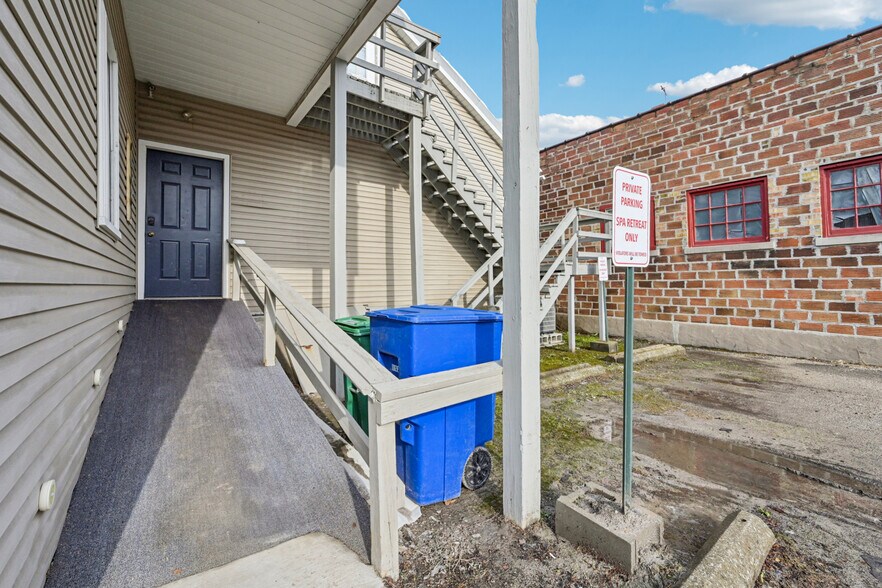 More Photos Of 56 N Franklin St, Delaware Freestanding For Sale