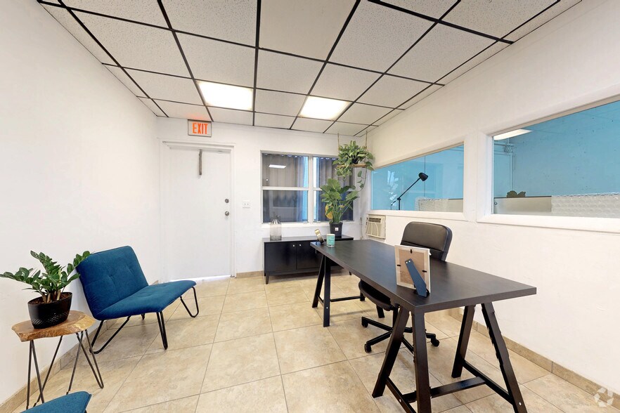 More Photos Of 4032-4046 NE 6th Ave, Oakland Park Warehouse For Lease