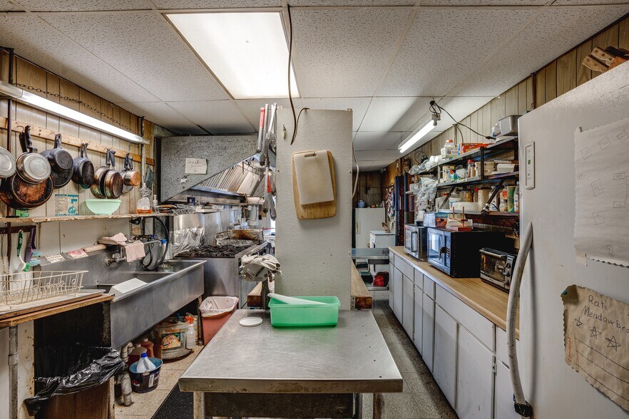 More Photos Of 6848 Erie Rd, Derby Bar For Sale