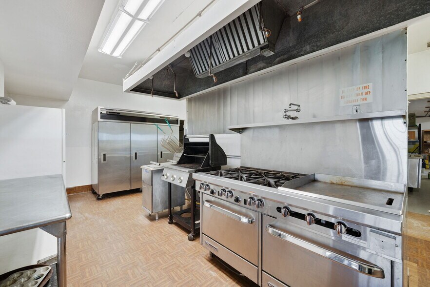 More Photos Of 12900 Soda Lake Rd, Santa Margarita Hotel For Lease