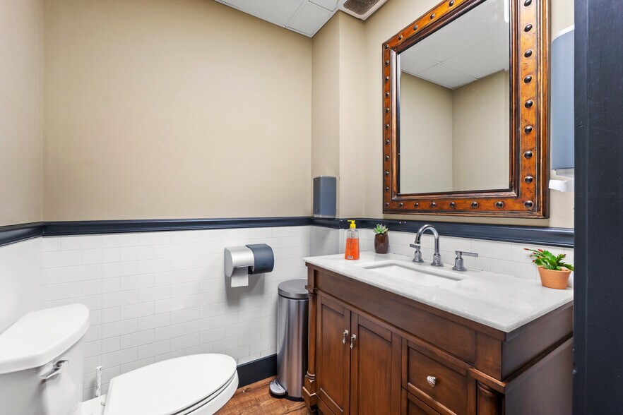 More Photos Of 219-221 N Parler Ave, Saint George Restaurant For Sale