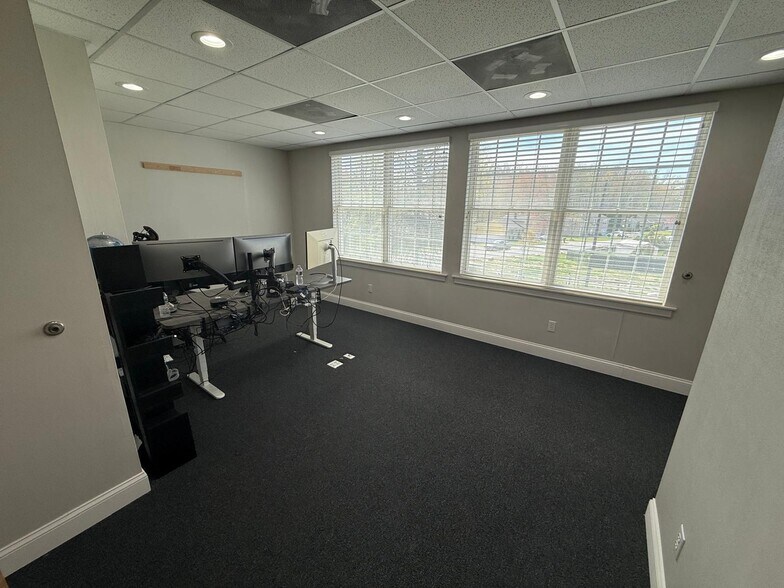 More Photos Of 271 US Highway 46, Fairfield Office Residential For Lease