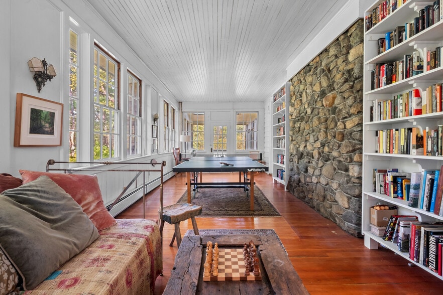 More Photos Of 535 Main Rd, Monterey Specialty For Sale