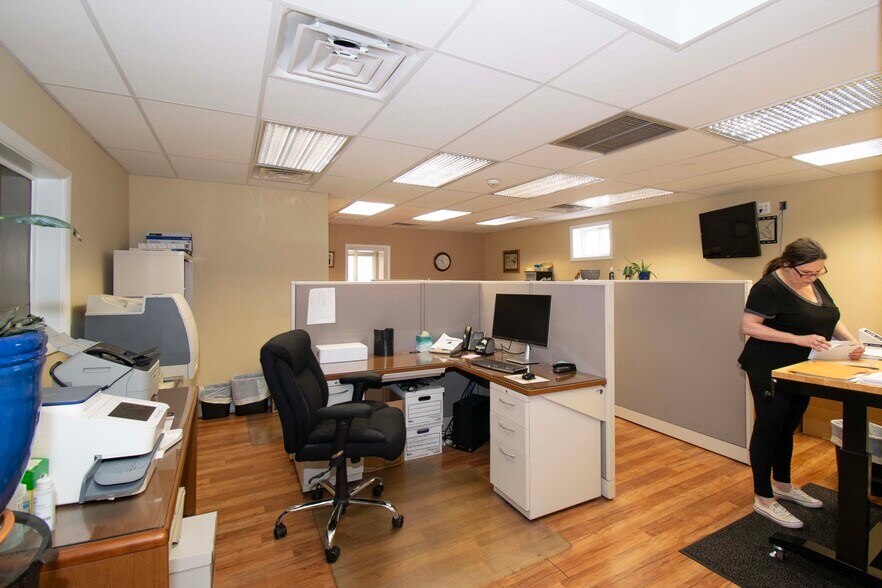 More Photos Of 940 Eddystone Ave, Eddystone Warehouse For Sale