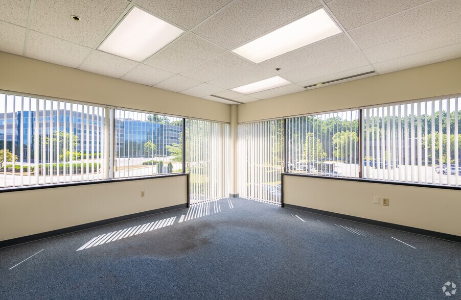 More Photos Of 900 Technology Park Dr, Billerica Office For Lease