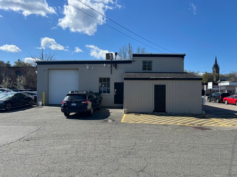 More Photos Of 1229 Washington St, West Newton Auto Dealership For Lease