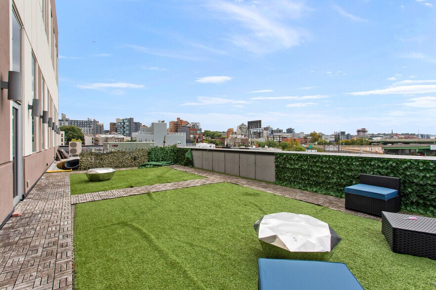 More Photos Of 84 14th St, Brooklyn Office For Lease