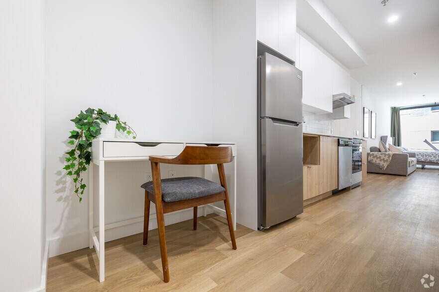 More Photos Of 1230 Rue Bishop, Montréal Apartments For Sale