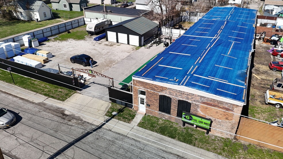 Primary Photo Of 1628 E Bates St, Indianapolis Warehouse For Sale