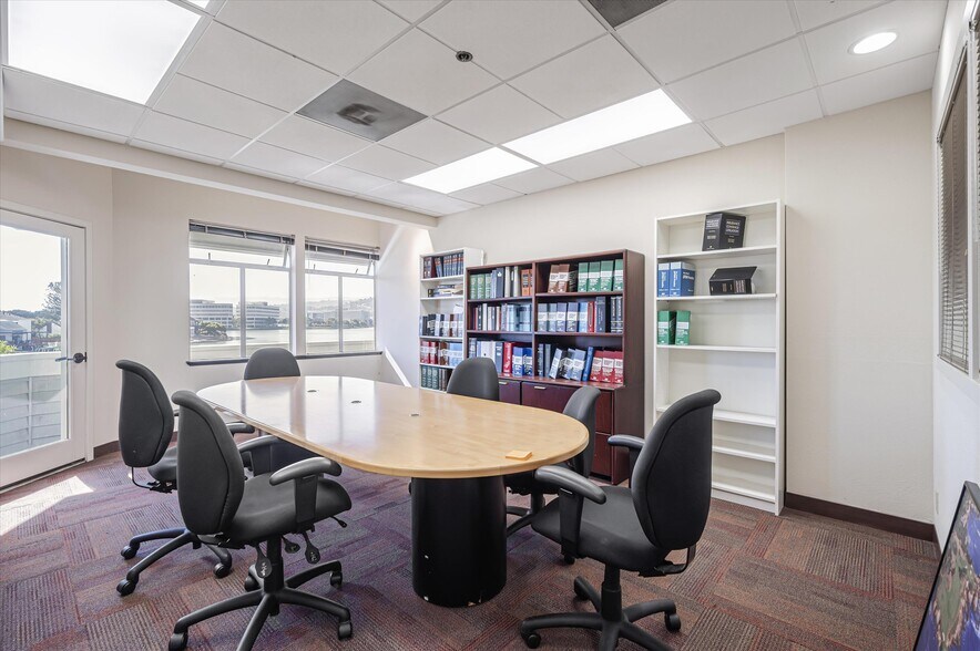 More Photos Of 370-390 Bridge Pky, Redwood City Medical For Lease