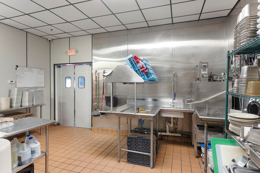 More Photos Of 10031 Hutchison Blvd, Panama City Beach Restaurant For Sale
