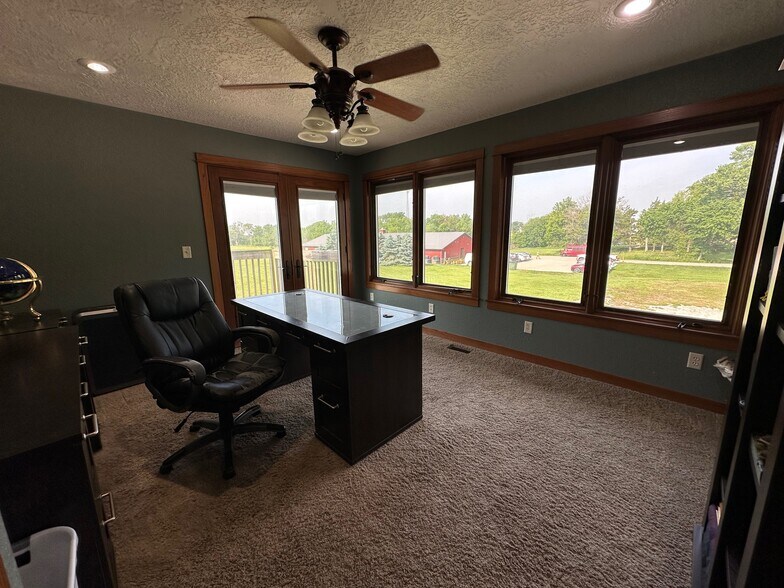 More Photos Of 820 W Summit St, Winterset Medical For Sale