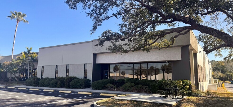 More Photos Of 4400 140th Ave N, Clearwater Unknown For Lease