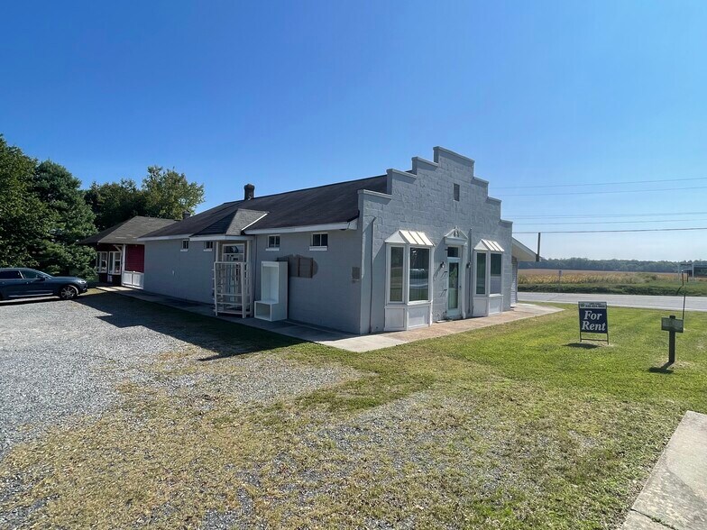 More Photos Of 11253 Kings Hwy, Montross Storefront Retail Office For Sale