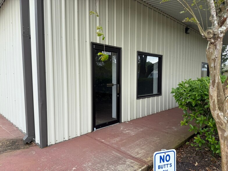 More Photos Of 850500 Us-17, Yulee Auto Repair For Lease