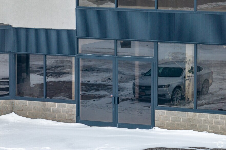 More Photos Of 900 W Genesee St, Syracuse Auto Dealership For Lease