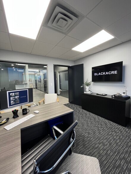 More Photos Of 24681 Northwestern Hwy, Southfield Office For Lease