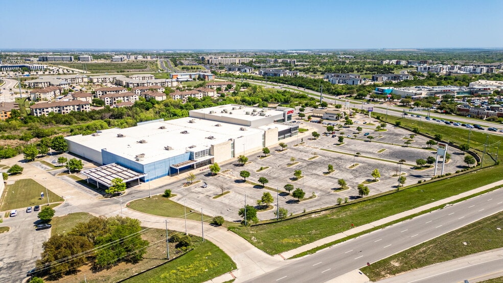 More Photos Of 12625 N Interstate 35, Austin Freestanding For Sale