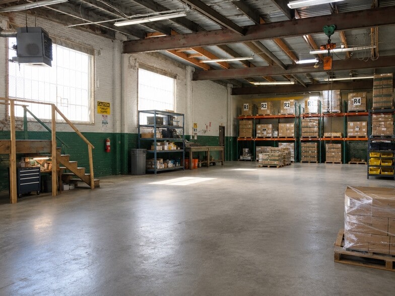 More Photos Of 2541-2549 E Cambria St, Philadelphia Warehouse For Lease
