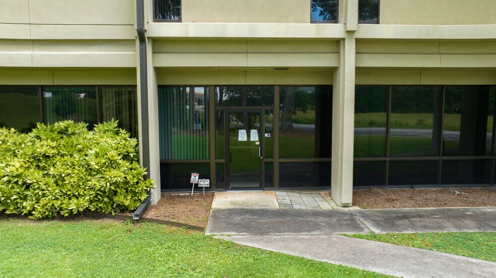 More Photos Of 1330 N Park St, Carrollton Medical For Sale