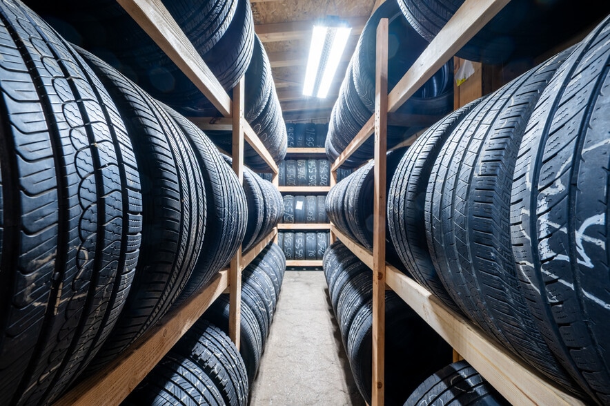 More Photos Of 312 E 14th St, Anderson Auto Repair For Sale