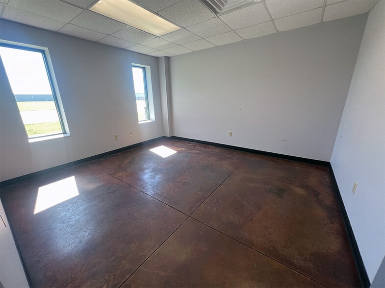 More Photos Of 11601 Frank Bonan Industrial Park Dr, Benton Industrial For Lease