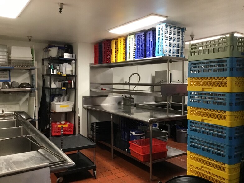 More Photos Of 414-416 W 4th St, Santa Ana Office For Sale