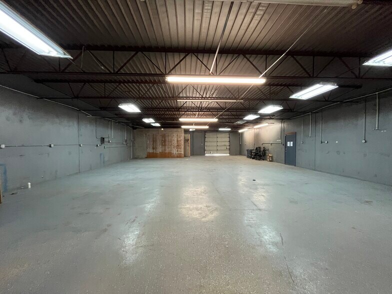 More Photos Of 513 Thompson Ln, Austin Flex For Lease