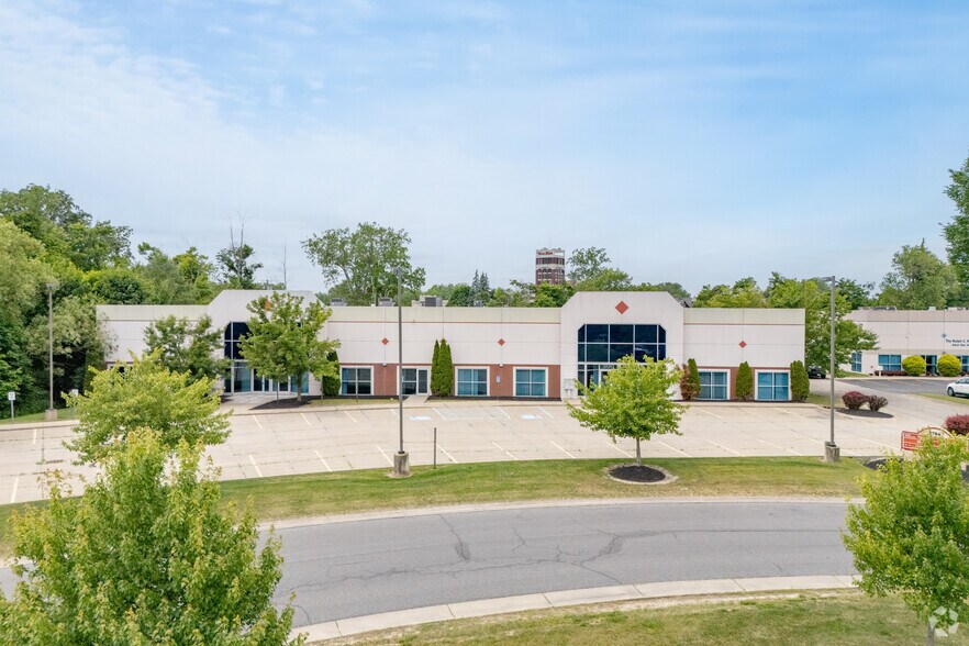 More Photos Of 3784 Commerce Ct, North Tonawanda Light Distribution For Lease