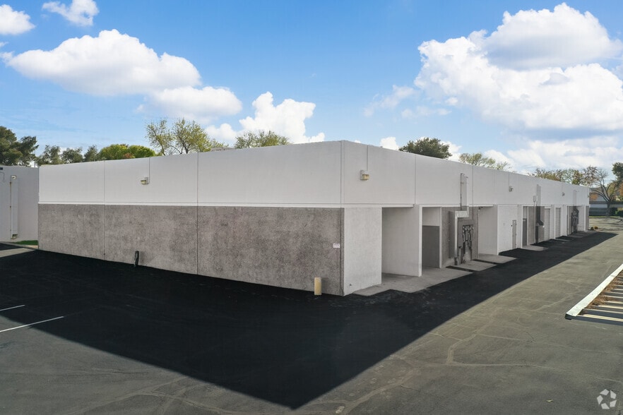 More Photos Of 2329 W Mescal St, Phoenix Unknown For Lease