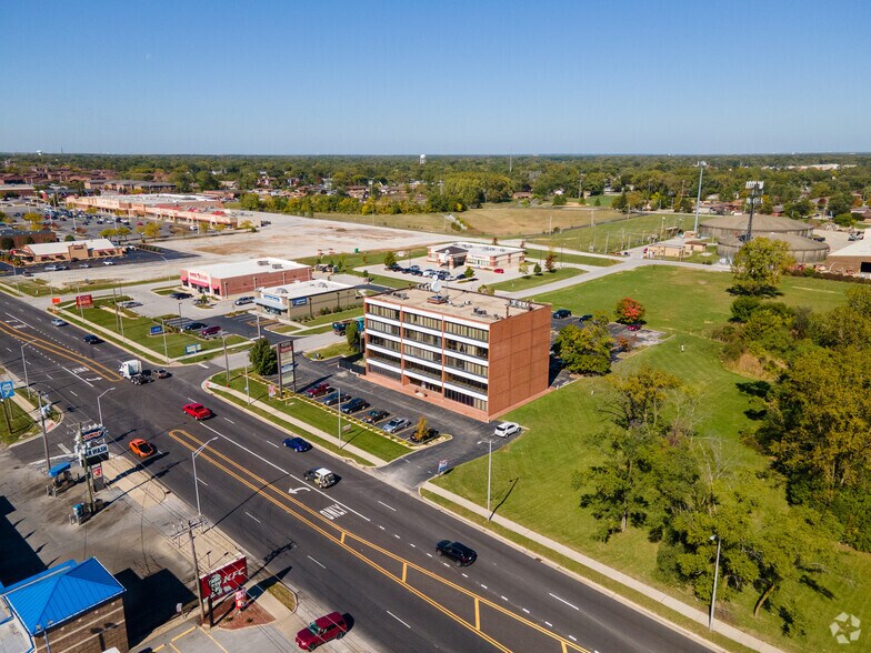 More Photos Of 5320 159th St, Oak Forest Coworking Space