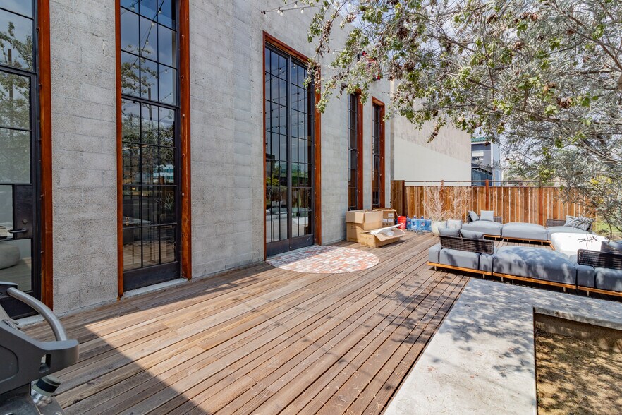 More Photos Of 676 N Spring St, Los Angeles Loft Creative Space For Sale