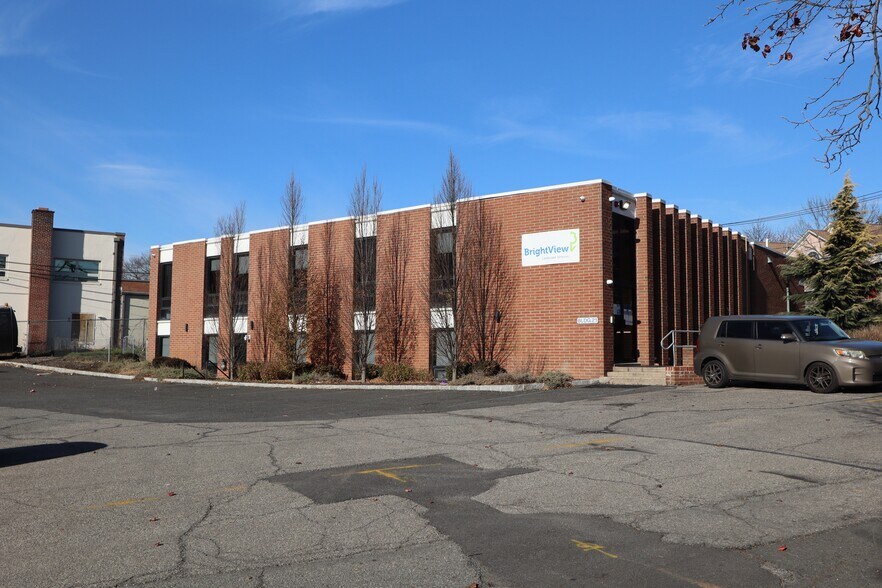 More Photos Of 360 Florence Ave, Hillside Office For Lease