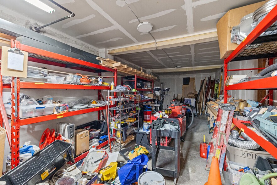 More Photos Of 764 E Seventh St, Lexington Warehouse For Sale