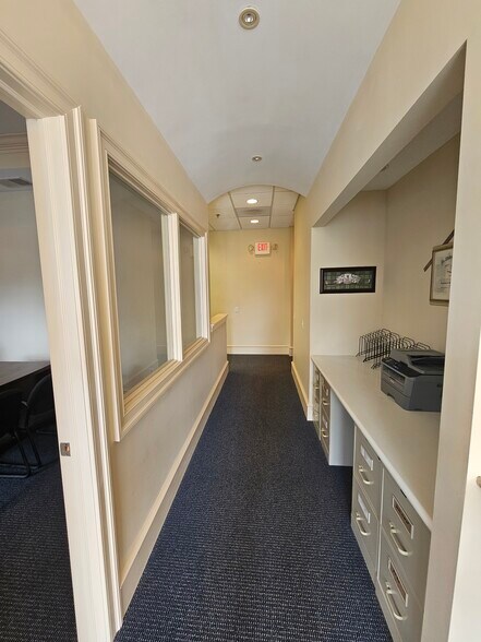 More Photos Of 833 Lincoln Ave, West Chester Light Distribution For Sale