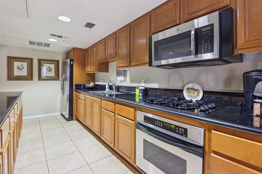 More Photos Of 1501 India St, San Diego Apartments For Sale