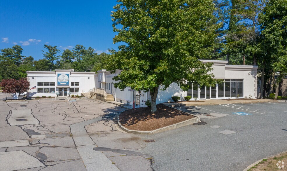 More Photos Of 433 Washington St, Norwell Freestanding For Lease