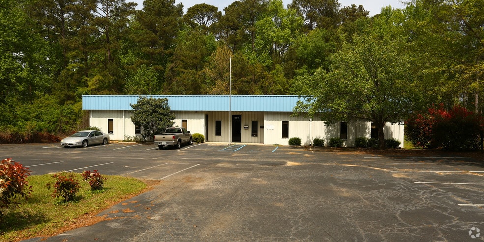 More Photos Of 120 Kaminer Way Pky, Columbia Light Distribution For Sale