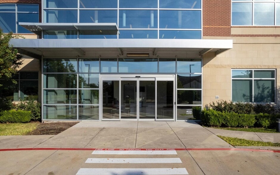 More Photos Of 7616 Branford Pl, Sugar Land Medical For Lease