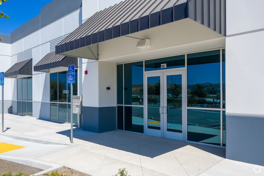 More Photos Of 27760 Hancock Pky, Valencia Showroom For Lease