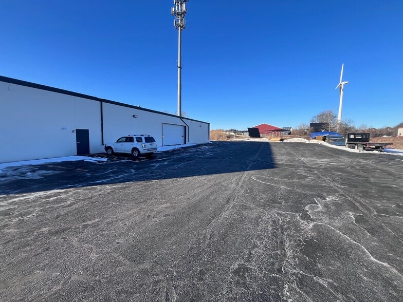More Photos Of 50 Parker St, Newburyport Manufacturing For Lease